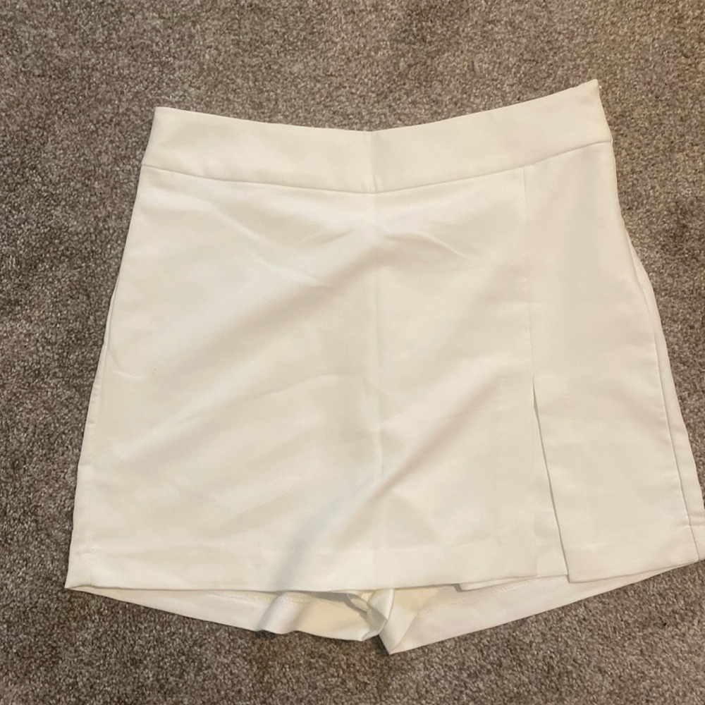 White high waisted skort